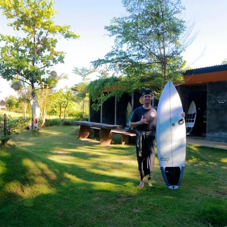 Keramas Surf Camp Hotel ภายนอก รูปภาพ