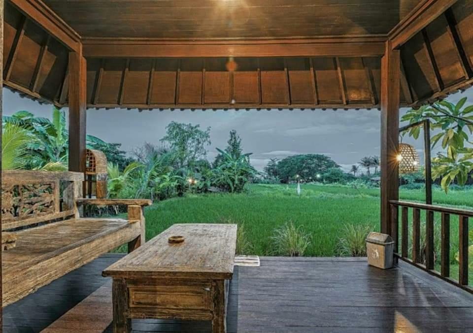 Keramas Surf Camp Hotel ภายนอก รูปภาพ